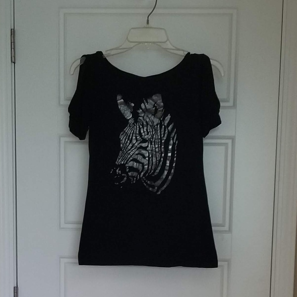 Peekaboo Sleeve Zebra T-shirt